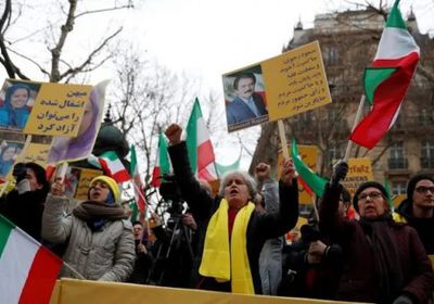15 ألف متظاهر في ألمانيا يوجهون رسالة كراهية لملالي إيران