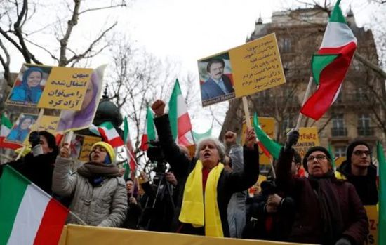 15 ألف متظاهر في ألمانيا يوجهون رسالة كراهية لملالي إيران