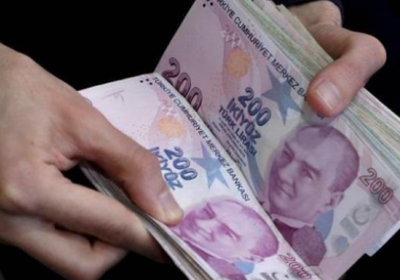 بعد إقالة أردوغان لمحافظ البنك المركزي.. الليرة التركية تتراجع مجددا