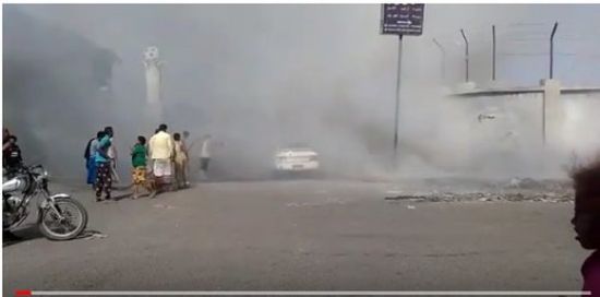 اشتعال النيران في سيارة بالشيخ عثمان 