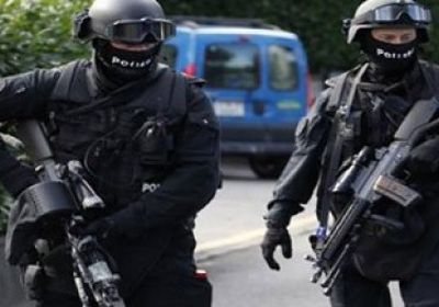 اعتقال نشطاء معنيون بالدفاع عن البيئة من أمام مصارف سويسرية