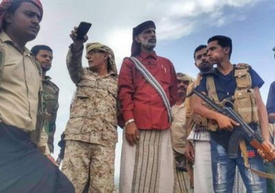 رئيس انتقالي شبوة يزور الخطوط الأمامية لجبهات القتال بالضالع (صور)