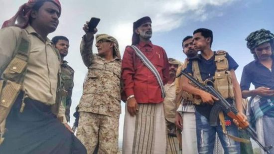 رئيس انتقالي شبوة يزور الخطوط الأمامية لجبهات القتال بالضالع (صور)