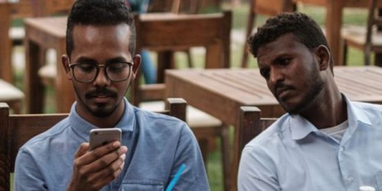 عقب عودة الإنترنت للبلاد.. هاشتاج "السودان" يغزو "تويتر"