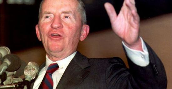 وفاة الملياردير الأمريكي روس بيروت منافس بوش الأب وكلينتون