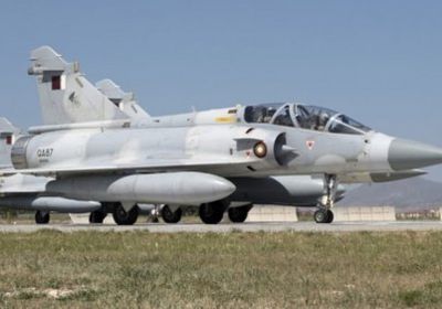 قطر تعلن عن تصادم طائرتَي تدريب عسكريتين ونجاة طيارَيْهما