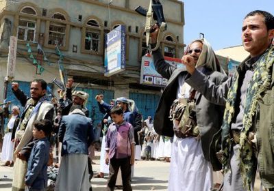 صحيفة سعودية تكشف كواليس صراعات حوثنة المناصب بصنعاء