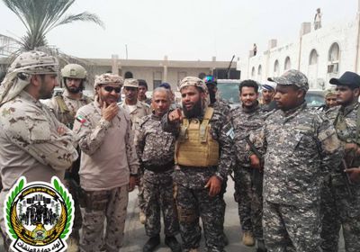 زيارة خاصة من قائد قوات التحالف بعدن لمعسكر لواء حماية المنشآت (صور)