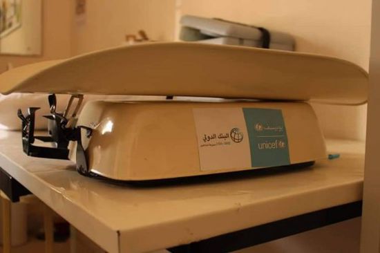 بدعم من البنك الدولي..وصول دفعة جديدة من الأثاث والتجهيزات المكتبية للمراكز الصحية بساحل حضرموت (صور)