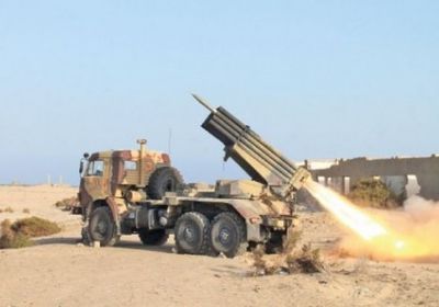 بصواريخ الكاتيوشا..مليشيات الحوثي تقصف مناطق آهلة بالسكان في الضالع