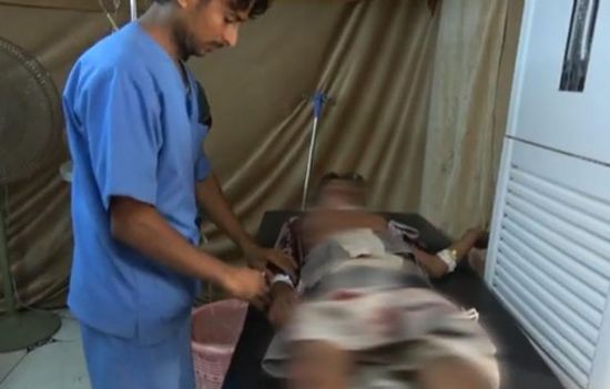 إصابة طفل بشظايا قذيفة هاون حوثية في حي منظر بالحديدة (فيديو)  