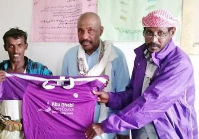 " خليفة الإنسانية " ترعى بطولة كرة قدم خاصة لفرق منطقة ديسكم بسقطرى 