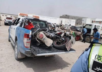 ضبط ٥٣ دراجة نارية مخالفة في مديرية الغيضة بالمهرة (صور)