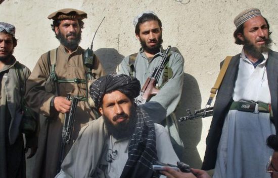 مسلحون من طالبان يقتحمون مبنى يضم فندقًا بأفغانستان