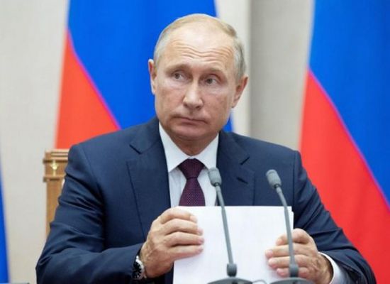 دبلوماسي روسي: بريطانيا وأمريكا تفبركان معلومات وهمية حول بوتين