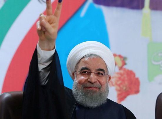 ناشط إصلاحي: ارتكبنا خطئًا استراتيجيًا حين دعمنا " روحاني " بالانتخابات