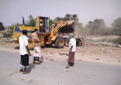 حملة لإزالة القمامة من شوارع الريدة و قصيعر بساحل حضرموت