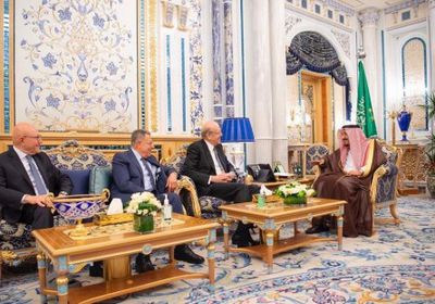 صحفي يكشف أهمية لقاء الملك سلمان لرؤساء وزراء لبنان السابقين