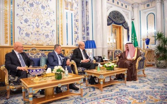 صحفي يكشف أهمية لقاء الملك سلمان لرؤساء وزراء لبنان السابقين