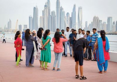 الإمارات تعفي مرافقي السياح من تأشيرة الدخول