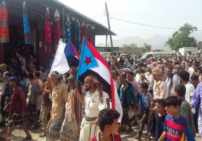 استجابة لدعوة انتقالي حبيل جبر..  مسيرة حاشدة في ردفان للمطالبة بمحاربة الفساد 