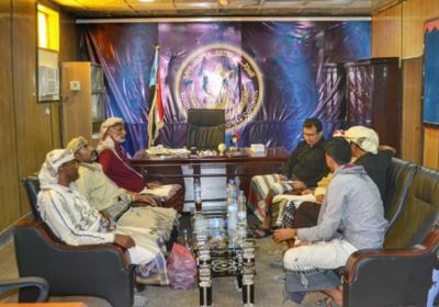 لقاء بين "العولقي" وقيادة المقاومة بمديرية مرخة العليا 