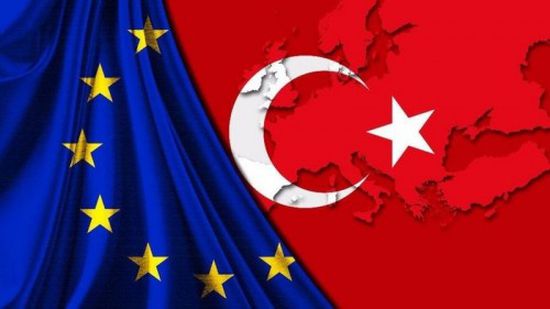 سياسي: قرار الاتحاد الأوروبي بفرض عقوبات ضد تركيا صحيح