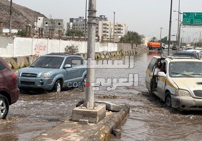 عدسة "المشهد العربي" ترصد سبب انقطاع الكهرباء عن نصف مديريات عدن