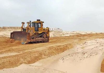 بدعم إماراتي..البدء في صيانة وترميم طريق بدهولة بسقطرى