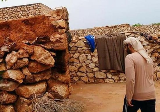 "خليفة الإنسانية" تقوم بمسح ميداني في سقطرى لإعادة بناء وترميم المنازل المتضررة 