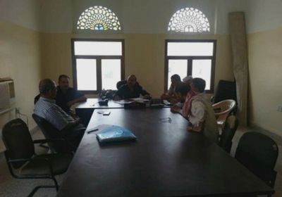 قيادات بارزة في انتقالي صيرة يزورون مركز شرطة كريتر بالعاصمة عدن