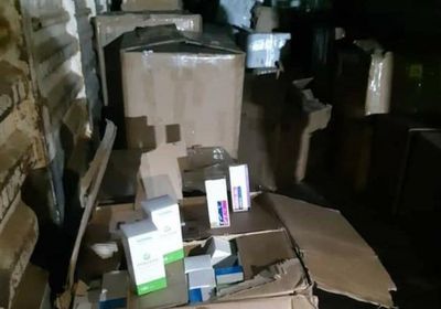 الحزام الأمني بعدن يضبط شاحنة محملة بكمية من الأدوية المهربة (صورة) 