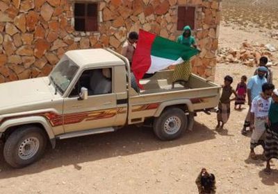 بدعم من خليفة الإنسانية.. تسيير قافلة غذائية إلى منطقة فرضاحة بسقطرى