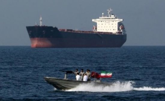 إيران تنفي احتجازها لسفينة بريطانية ثانية