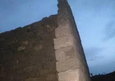 مصرع وإصابة 25 شخصاً في انهيار منزل بالمحويت