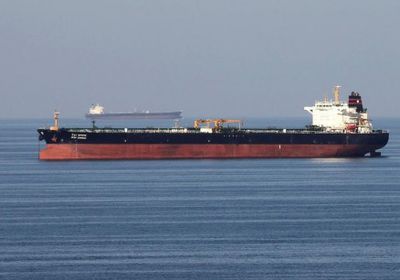 بريطانيا تطلب من سفنها تجنب المرور من مضيق هرمز