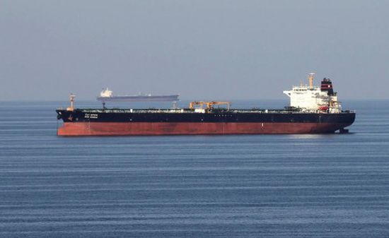 بريطانيا تطلب من سفنها تجنب المرور من مضيق هرمز