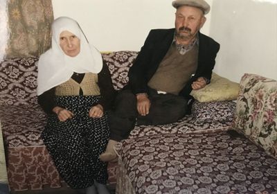 زوجان تركيان عاشا مع بعضهما 70 عام وفرقهما الموت بفارق 26 دقيقة
