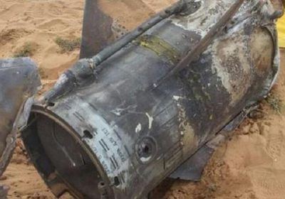 إصابة طفلين بمقذوف حوثي على منازل المواطنين بالغيل