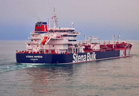 بريطانيا: ناقلة النفط التي احتجزتها إيران تم اعتراضها في المياه العمانية