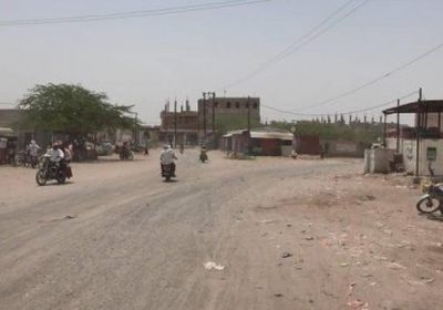 مليشيات الحوثي تقصف مواقع القوات المشتركة في حيس بالحديدة