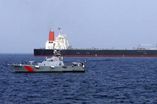 عاجل.. البحرية الأمريكية: إيران تشكل تهديدًا للشحن العالمي في الخليج