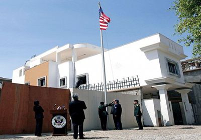 لأسباب مجهولة.. حريق بمقر السفارة الأمريكية في ليبيا