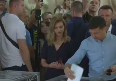 انطلاق الاقتراع في الانتخابات النيابية المبكرة بأوكرانيا