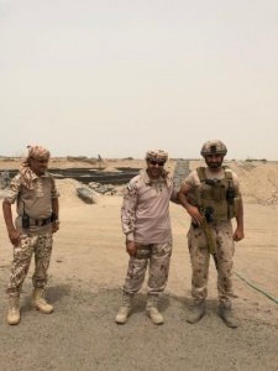 قائد التحالف يزور كتيبة حزم "1"في بئر أحمد ونقطة المنصة غرب عدن (صور)