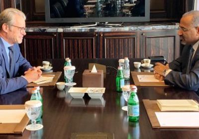 لقاء هام بين الرئيس الزُبيدي والسفير الفرنسي لدى اليمن (صور) 