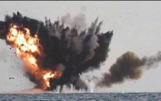 القوارب المفخخة.. سلاح حوثي زهيد يهدد ملاحة البحر الأحمر