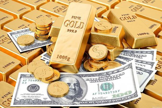 الذهب يتراجع تزامناً مع ارتفاع الدولار بفعل جني الأرباح