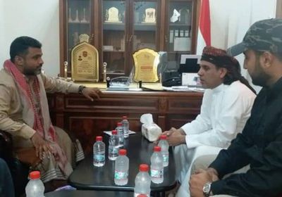 مناقشة تفعيل وتطوير عمل المنافذ الحدودية في المهرة