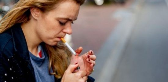 بريطانيا تتعهد بوضع حد للتدخين بحلول 2030